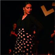 Profesora de Flamenco y Sevillanas, titulada en el Conservstorio Superior de Danza de Madrid. Aprende flamenco con cualquier edad!